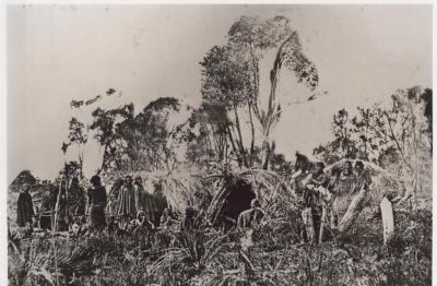 PHOTOGRAPH: INDIGENOUS AUSTRALIANS AT CRAWLEY BAY, C. 1865