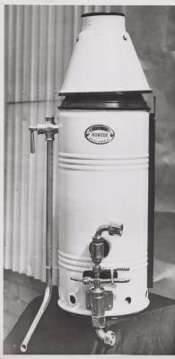 PHOTOGRAPH: METTERS' 'HUNTER' GAS BATH HEATER