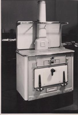 PHOTOGRAPH: METTERS' FUEL STOVE NO. 2