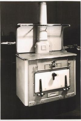 PHOTOGRAPH: METTERS' FUEL STOVE NO. 2