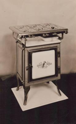 PHOTOGRAPH: METTERS' 'EARLY COOKER' STOVE