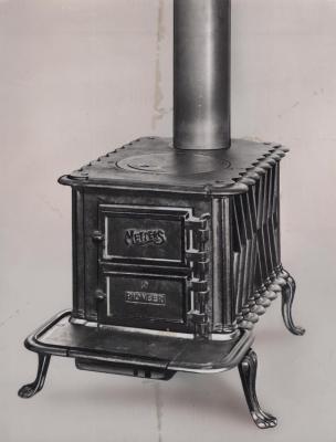 PHOTOGRAPH: METTERS' 'PIONEER' STOVE (NO 2)