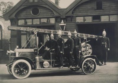 PHOTOGRAPH: SUBIACO FIRE BRIGADE MEN & ENGINE OUTSIDE FIRE STATION, CIRCA 1920