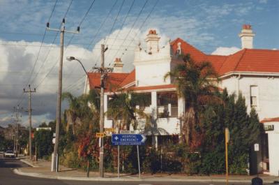 PHOTOGRAPH: SHENTON PARK HOTEL