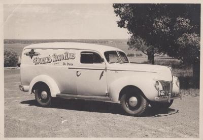 PHOTOGRAPH: PADDY BAKER PICTURE SHOW VAN, CIRCA 1935