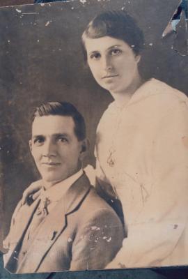 PHOTOGRAPH: PORTRAIT OF MAN AND WOMAN