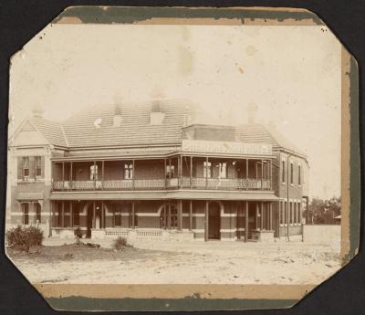 PHOTOGRAPH: THE SHENTON PARK HOTEL