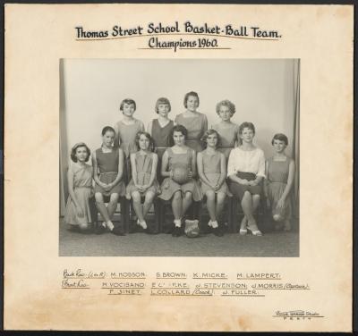 PHOTOGRAPH: THOMAS STREET SCHOOL BASKETBALL TEAM 1960