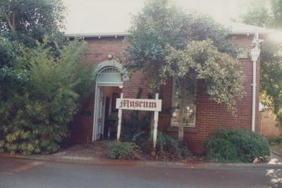 PHOTOGRAPH: MUSEUM EXTERIOR