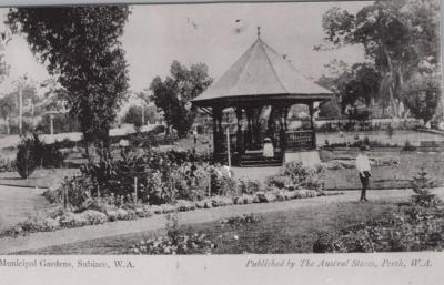 PHOTOGRAPH: MUNICIPAL GARDENS WITH ROTUNDA AND TWO CHILDREN