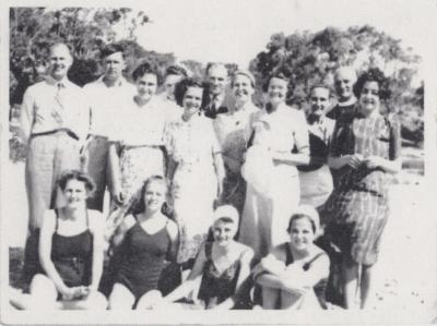 PHOTOGRAPH: ST. ANDREWS SUBIACO SUNDAY SCHOOL PICNIC GROUP, 1943