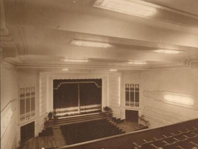 PHOTOGRAPH: REGAL THEATRE INTERIOR