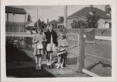 PHOTOGRAPH: CHILDREN IN FRONT YARD OF SUBIACO HOUSE