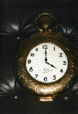 PHOTOGRAPH: BRISTILE POTTERY - GOLD CLOCK, MR VAN WERELD