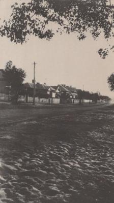 PHOTOGRAPH: GLOSTER STREET 1920, WORTLEY AND THORNHILL FAMILY COLLECTION