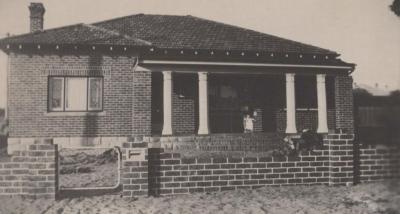 PHOTOGRAPH: 18 WILLCOCK AVENUE DAGLISH, 1937, WORTLEY AND THORNHILL FAMILY COLLECTION