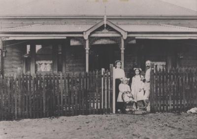 PHOTOGRAPH: DUDDERIDGE FAMILY AND HOUSE, JOLIMONT