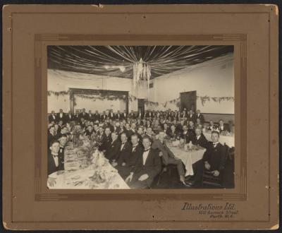 PHOTOGRAPH: MEETING: POSSIBLY INSTITUTE OF RADIO ENGINEERS