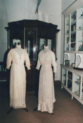 PHOTOGRAPH: MUSEUM DISPLAY - EDWARDIAN GOWNS
