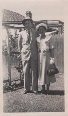 PHOTOGRAPH: DORIS CLARKSON WITH PARENTS FLORENCE AND ARTHUR RUSSELL