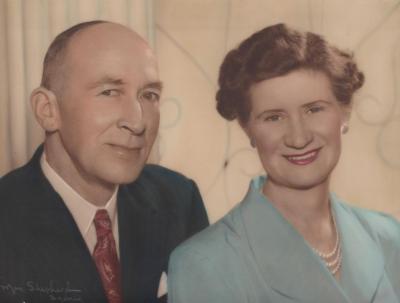 PHOTOGRAPH: DORIS CLARKSON WITH PARENTS FLORENCE AND ARTHUR RUSSELL