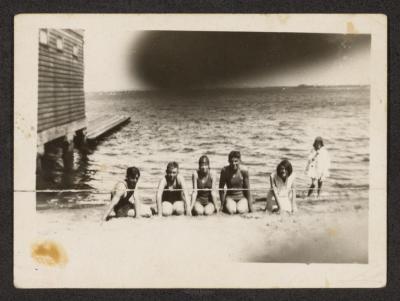 PHOTOGRAPH: DAY AT THE BEACH, SPENCER AND MURRAY FAMILY