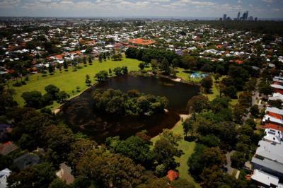 PHOTOGRAPH (DIGITAL): AERIAL PHOTOGRAPH OF LAKE JUALBUP AND SHENTON PARK