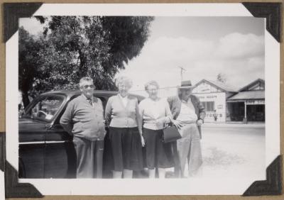 PHOTOGRAPH (DIGITAL): GROUP PHOTO, MANDURAH, WA, FROM CONGDON FAMILY ALBUM