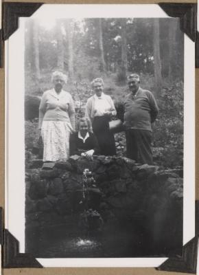 PHOTOGRAPH (DIGITAL): GROUP PHOTO, ARALUEN, WA, FROM CONGDON FAMILY ALBUM