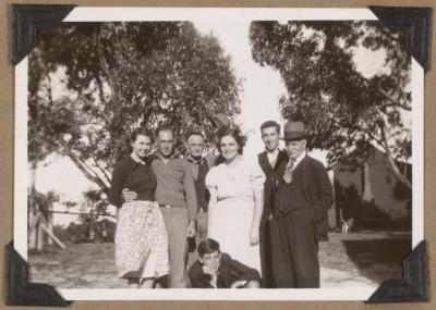 PHOTOGRAPH (DIGITAL): GROUP PHOTO, ROCKINGHAM, WA, FROM CONGDON FAMILY ALBUM