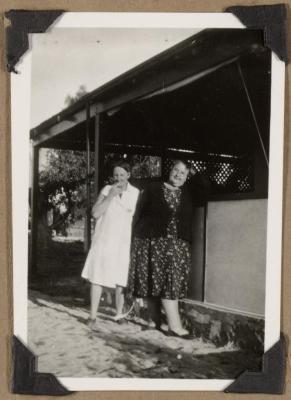 PHOTOGRAPH (DIGITAL): MRS BENNETTS AND PEARL CONGDON, ROCKINGHAM, FROM CONGDON FAMILY ALBUM