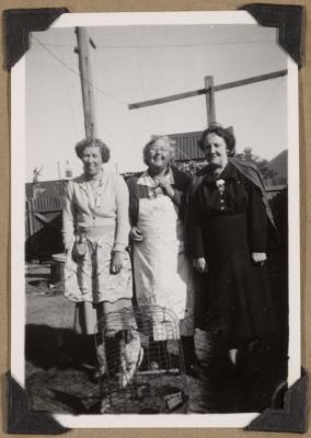 PHOTOGRAPH (DIGITAL): HILDA BENNETTS, HILDA CONGDON, AND MRS BENNETTS, FROM CONGDON FAMILY ALBUM