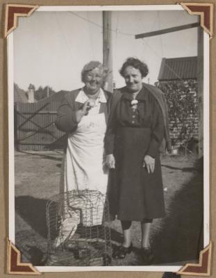 PHOTOGRAPH (DIGITAL): PEARL CONGDON AND MRS BENNETTS WITH COCKATOO, FROM CONGDON FAMILY ALBUM