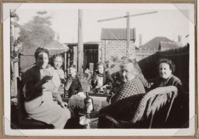 PHOTOGRAPH (DIGITAL): HILDA BENNETTS, MRS BENNETTS, PEARL CONGDON, AND FRIENDS, FROM CONGDON FAMILY ALBUM