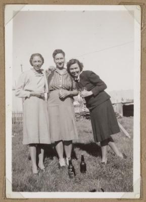 PHOTOGRAPH (DIGITAL): THELMA GREEN AND FRIENDS, FROM CONGDON FAMILY ALBUM