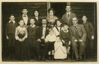 PHOTOGRAPH (DIGITAL): GREENWOOD FAMILY PORTRAIT, LANSDOWNE STREET, JOLIMONT 1914