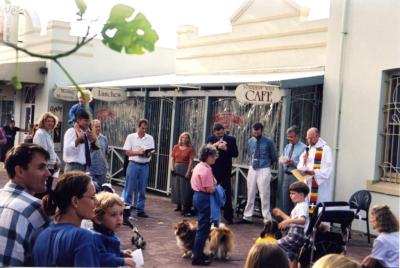 PHOTOGRAPH (DIGITAL): FORREST WALK PETS PARADE, SUBIACO EVENTS, LIZ ANDERSON COLLECTION, 1997