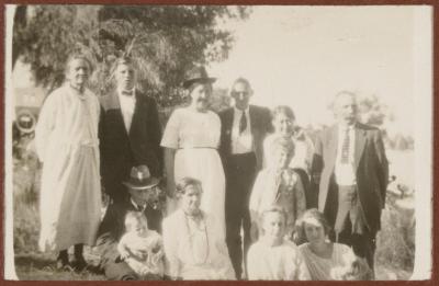 PHOTOGRAPH (DIGITAL): GROUP OF PEOPLE OUTSIDE, FROM CONGDON FAMILY ALBUM