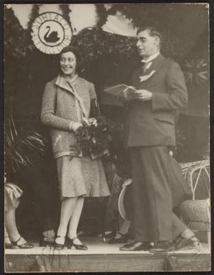 PHOTOGRAPH: MAYOR OLNEY WELCOMES AMY JOHNSON 1925