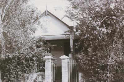 PHOTOGRAPH: 'DEVON HOUSE' 427 BAGOT ROAD