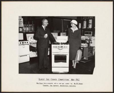 PHOTOGRAPH: 'OLDEST GAS COOKER COMPETITION', METTERS, MRS OULDS AND W. L. HUGHES, 1962