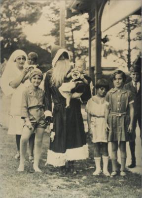 PHOTOGRAPH (COPY): CHRISTMAS AT CHILDREN'S HOSPITAL, FATHER CHRISTMAS