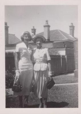 PHOTOGRAPH: DORIS CLARKSON WITH PARENTS FLORENCE AND ARTHUR RUSSELL