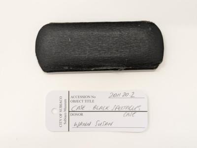 CASE: BLACK LEATHER SPECTACLES CASE