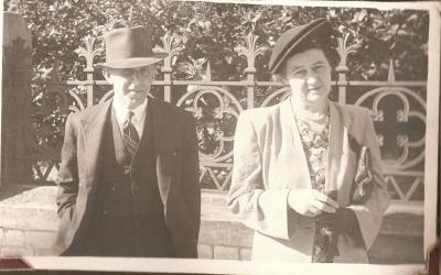 PHOTOGRAPH (DIGITAL): ALEX AND JOAN SEDGWICK, 1940S
