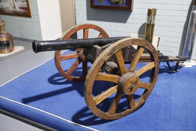 Field gun replica. built and present to TS Perth by Charles T Tyler. 1992.