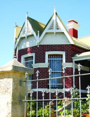 PHOTOGRAPH (DIGITAL): EYNON HOUSE, 133 BAGOT ROAD, 2006