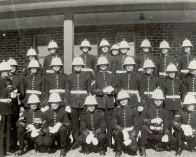 Inter War, Western Australia, Rottnest Island, Kingstown Barracks. 6 Heavy Battery, Royal Australian Artillery, Group photo in No 1 Ceremonial uniform.