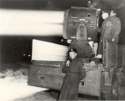 Post 1945, Western Australia, Fortress Fremantle, Leighton Battery, Searchlight for night firing with 5.25 inch guns