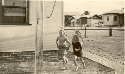 Inter War, Western Australia, Rottnest Island, Kingstown Barracks. Married Quarters (Governor's Circle). Lucas children.